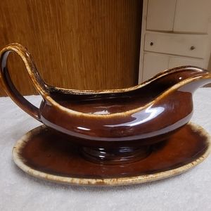 Hull gravy bowl and saucer